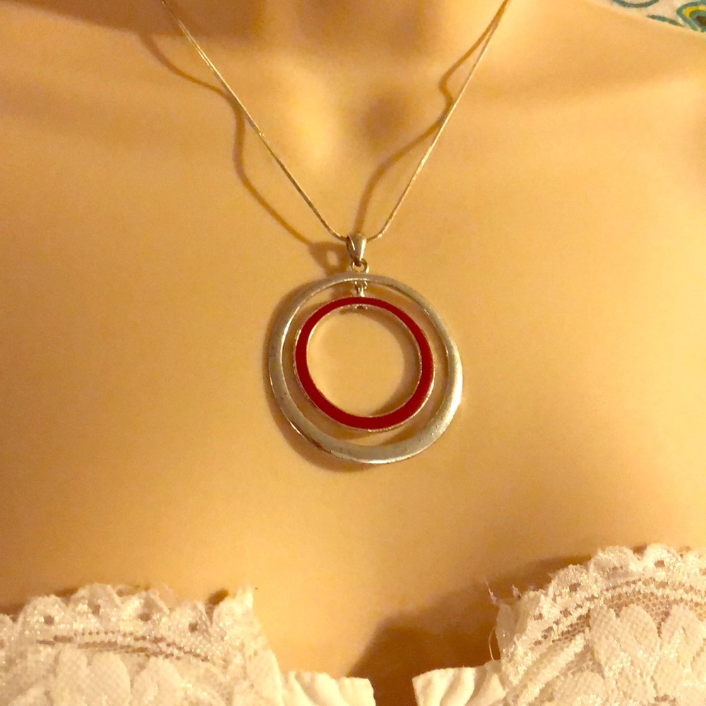 ⭕️ Red and Silver Circle Necklace ⭕️